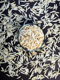 تصویر خلال بادام ممتاز 