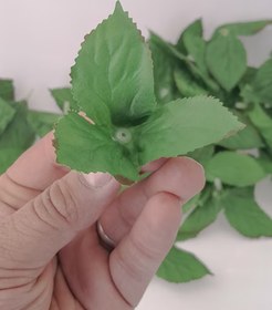 تصویر برگ گل مصنوعی 