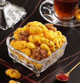 تصویر نقل گردویی زعفرانی 