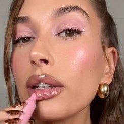 تصویر لیپ گلاس حجم‌ دهنده رودی Rhode - RIBBON Rhode V.Lip Gloss-6