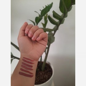 تصویر رژمایع برند رمانتیک - ۰۲ 