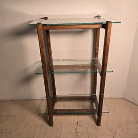 تصویر استند ترکیب چوب و شیشه 