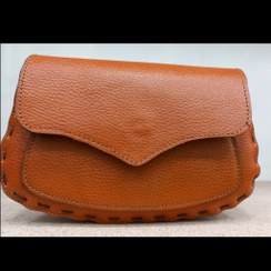 تصویر کیف دوشی بنددار زنانه چرم طبیعی مدل پروانه رنگ متنوع 