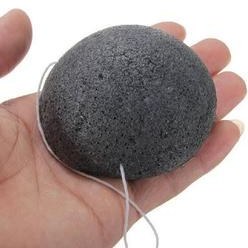 تصویر اسفنج شستشو و پاکسازی کنجاک زغال سنگ Charcoal Konjac Sponge