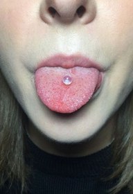 تصویر پیرسینگ زبان سیلیکونی silicone piercing