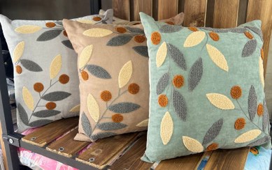 تصویر روکش کوسن پانچ دوزی 