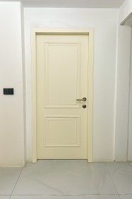 تصویر درب سی‌ان‌سی کرمی مدل مینیمال 