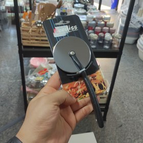 تصویر پیتزا بر مشکی بدیس 