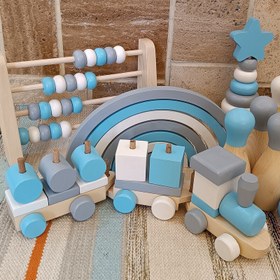 تصویر قطار چوبی چرخدار و متحرک رنگ شده مناسب سیسمونی و اسباب بازی کودک رنگاچوب 