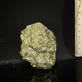 تصویر پیریت توده ای زرد رنگ 