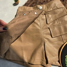 تصویر شلوارک دامنی چرم 