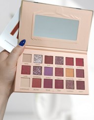 تصویر پالت سایه چشم ۱۸ رنگ نود هودی بیوتی با پیگمنت بالا و آینه 