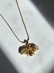 تصویر گردنبند زنبور طلایی necklace