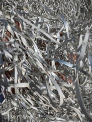 تصویر پوشال نقره ای کیلویی. بدون چسبندگی به وسایل. فروش عمده تماس بگیرید 