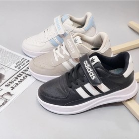 تصویر کتونی adidas بچگانه 