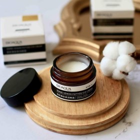 تصویر کرم دور چشم مار 