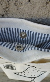 تصویر کیف پیاده روی طرح دختر 