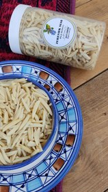 تصویر خلال بادام درختی 