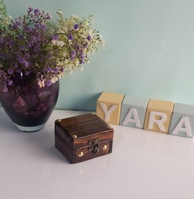 تصویر صندوقچه کوچک چوبی قفلدار طرح زاویه دار براق Sandghche chobi ghofldar