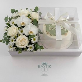 تصویر باکس گل و کیک | یک بسته‌بندی شیک 