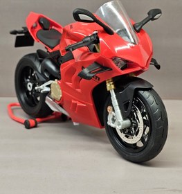 تصویر ماکت موتور دوکاتی V4S قرمز مقیاس ۱/۹ 