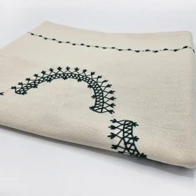 تصویر رومیزی رانر سیاه دوزی نیم دایره سبز 