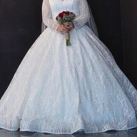 تصویر لباس عروس شاین طرحدار 