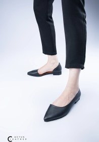 تصویر کفش چرم زنانه WS۱۰۴۶ 