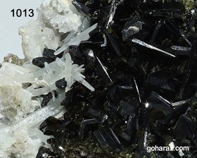 تصویر سنگ زینتی اپیدوت 