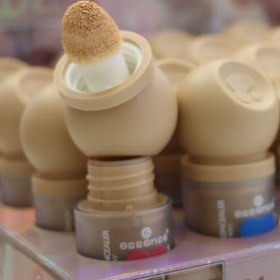 تصویر کانسیلر پددار 