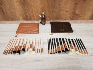 تصویر ست براش 15 عددی کامل زووا Zoeva همراه با کیف چرمی در 5رنگ مختلف Complete set of 15 Zoeva brushes with leather bag