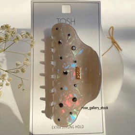 تصویر کلیپس مو طرح صدفی بژ نگین‌دار tosh 