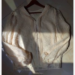 تصویر بلوز مجلسی زنانه حریر طرح دار جلو دکمه مرواریدی سایز ۴۰ و ۴۲ 