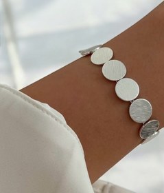 تصویر دستبند دایره ای 