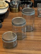 تصویر بانکه بلور بانکه بلور درب فلزی شیک و مقاوم، مناسب نگهداری انواع مواد غذایی، دمنوش و قهوه در کافه و منزل.