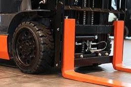 تصویر لاستیک توپر لیفتراک FORK LIFT SOLID TIRE