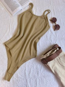 تصویر بادی زنانه بندی رنگی 