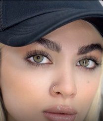 تصویر لنز رنگی یونیک لیناریا عسلی زیتونی دور دار 