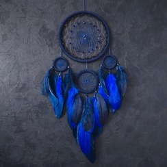 تصویر دریم کچر آبی | آویز دیواری شیک و دست‌ساز با پرهای آبی 