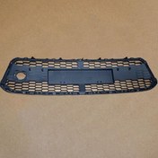 تصویر شبکه بزرگ سپر جلو با محل نصب پلاک – ام وی ام ۳۱۵ AT 