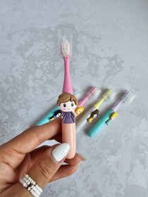 تصویر مسواک شکلی کودک M.A.I 