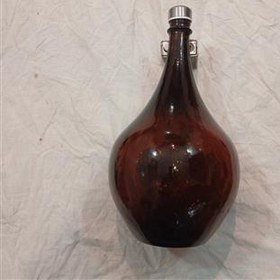 تصویر تنگ شیشه ای قدیمی 