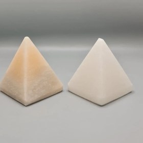 تصویر سنگ نمک هرمی مدل کوچک 