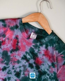 تصویر کراپ تای دای ( شیبوری ) طرح رُز Pink Rose Tie Dye Crop Top