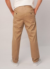 تصویر شلوار کتان راحتی و سبک مردانه در رنگ شن دوان برند jack & jones Men’s Comfort Casual Lightweight Chino Pant in Sand Dune