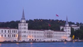 تصویر دانلود فوتیج پرچم ترکیه و ساختمان استانبول Turkish Flag And Building Istanbul 