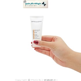 تصویر کرم ضد آفتاب فاقد چربی فلویید بی رنگ با SPF 50 درموبای Sunscreen Oill Free Invisible SPF 50 Dermobay