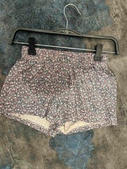 تصویر شورتک راحتی گلدار تمام نخ برنداسمارا - سایز۳۴/۳۶ 