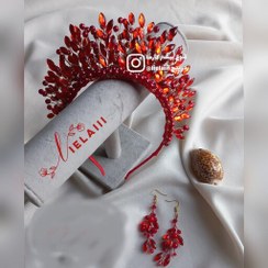 تصویر تاج عروس قرمز مرواریدی تاج قرمز شیک و گوشواره کارشده با نگین قرمزتاج عروس ریسه مو تل 