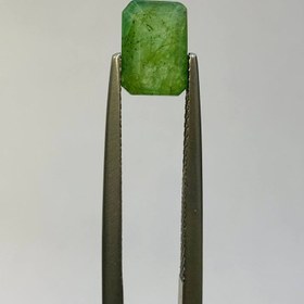 تصویر نگین زمرد زامبیا سایز 6*9 میلی‌متر 